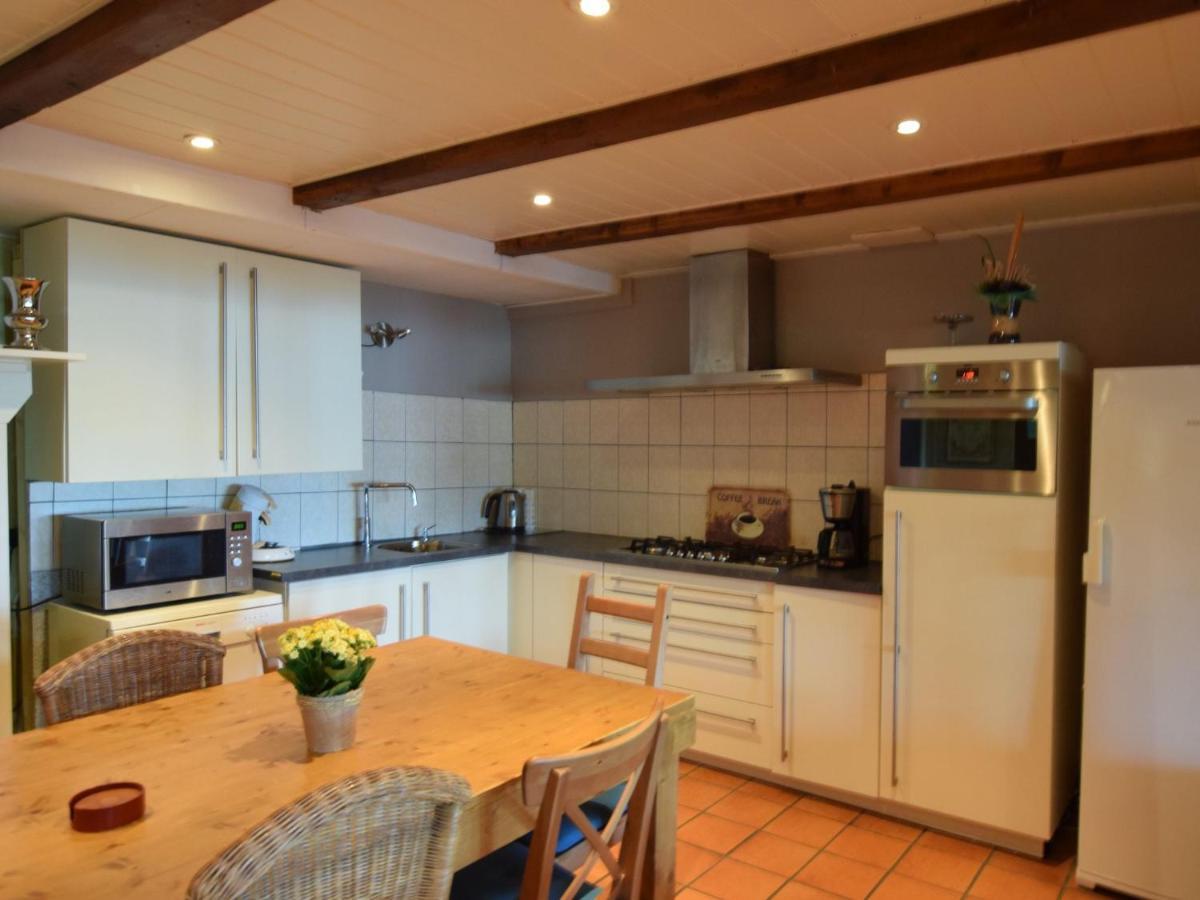 Quaint Farmhouse Near River In Oosterwijk Leerdam Esterno foto